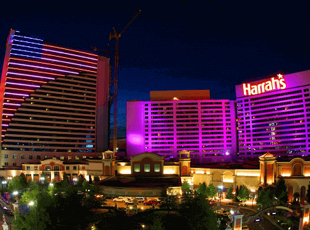 Philadelphia Man to Sue Harrah’s Resort Atlantic City After Sun Deck Burns Foot