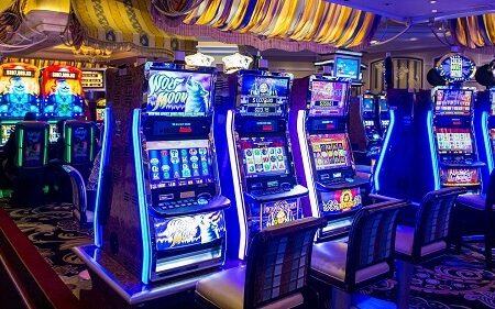 Should You Play A Slot Machine Fast Or Slow?
